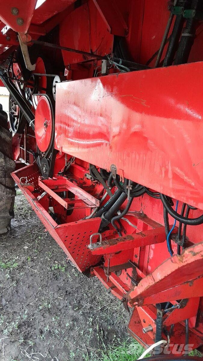 Massey Ferguson Комбайн Massey Ferguson 40 (1995) 联合收割机