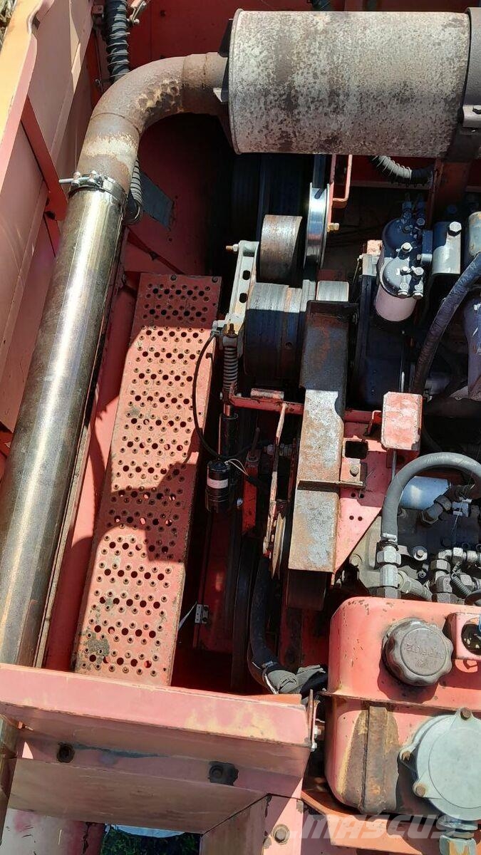 Massey Ferguson Комбайн Massey Ferguson 40 (1995) 联合收割机