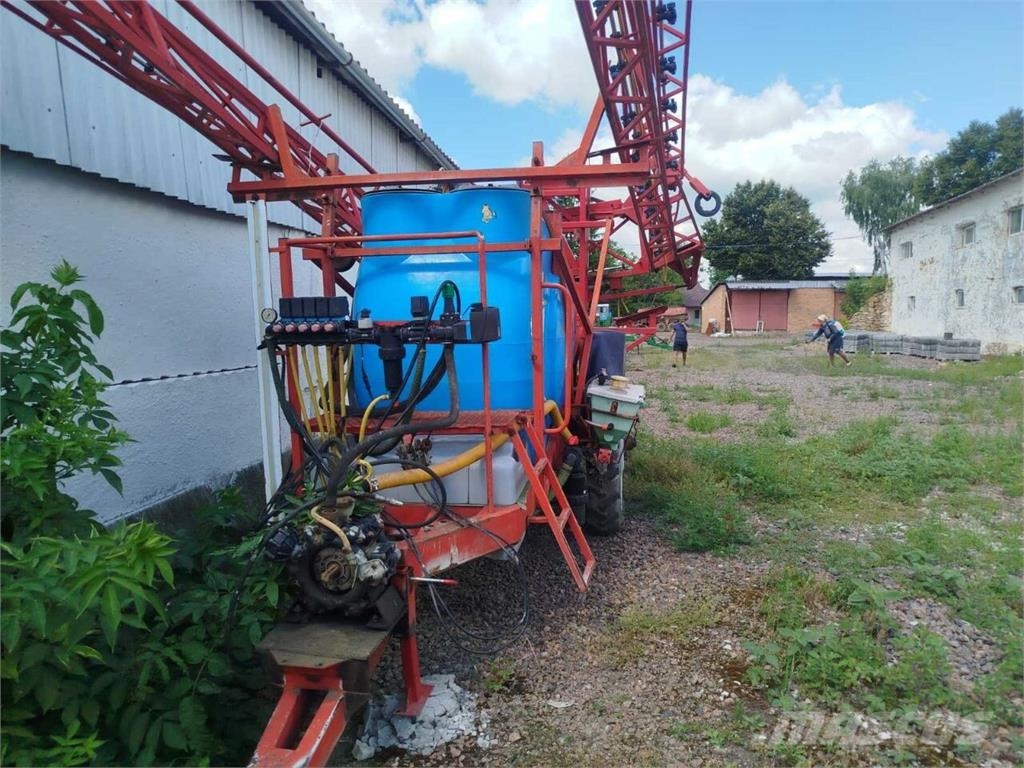 MAXUS Причіпний обприскувач Maxus ОП 3000 (2005) Причіпні обприскувачі