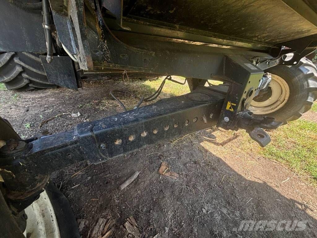 New Holland CSX7080 Зернозбиральні комбайни