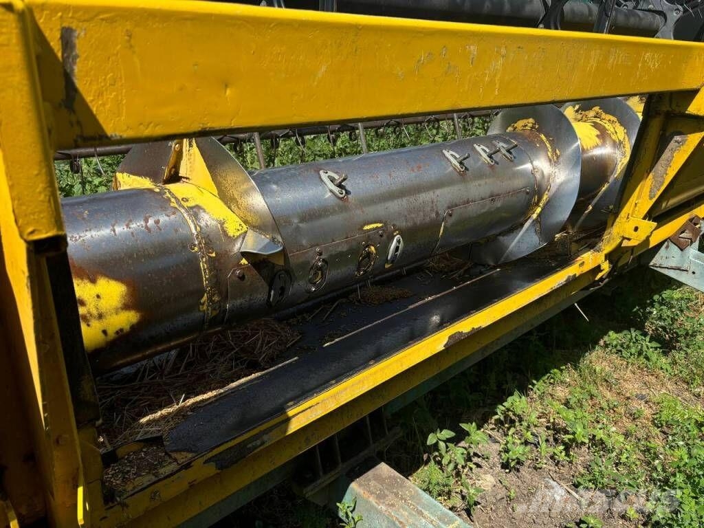 New Holland CSX7080 Зернозбиральні комбайни
