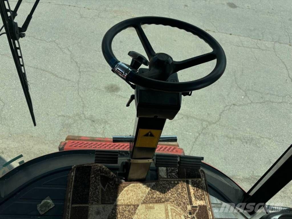 New Holland CSX7080 Зернозбиральні комбайни