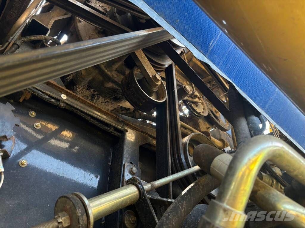 New Holland CSX7080 Зернозбиральні комбайни