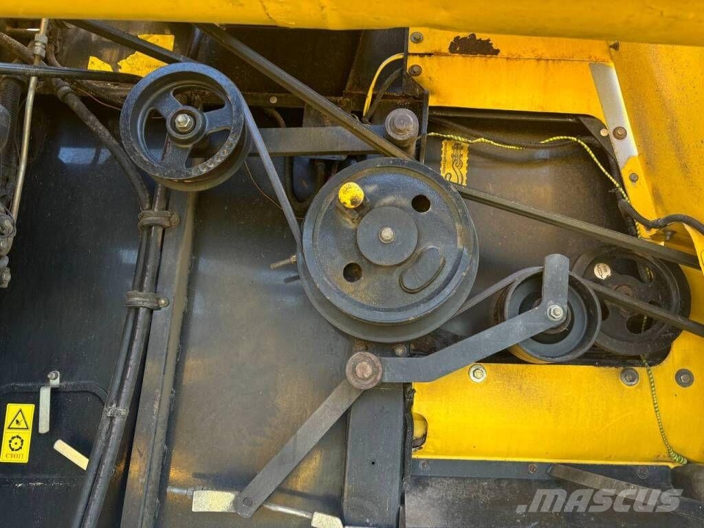New Holland CSX7080 Зернозбиральні комбайни