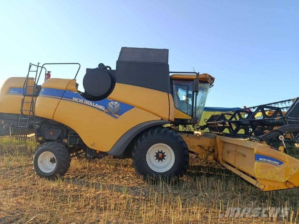New Holland CX6090 Зернозбиральні комбайни