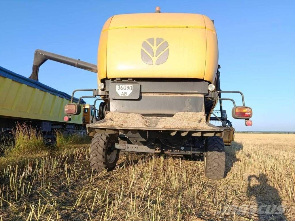 New Holland CX6090 Зернозбиральні комбайни