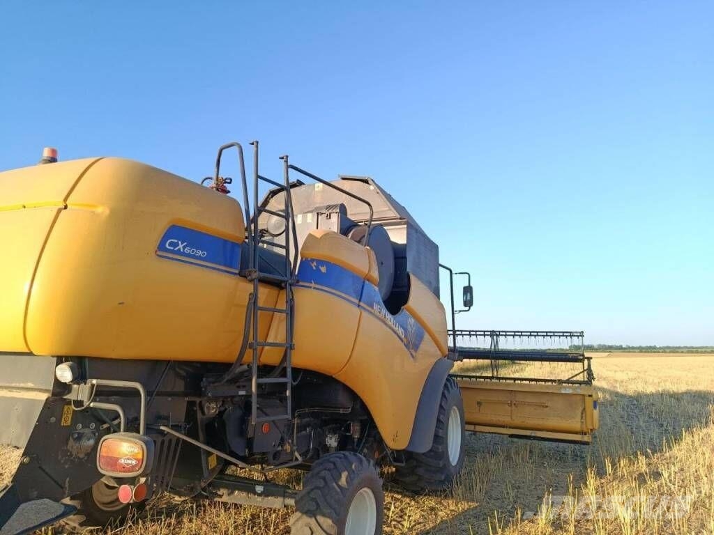 New Holland CX6090 Зернозбиральні комбайни