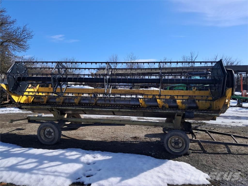 New Holland Комбайн New Holland TC 5080 (2013) 联合收割机