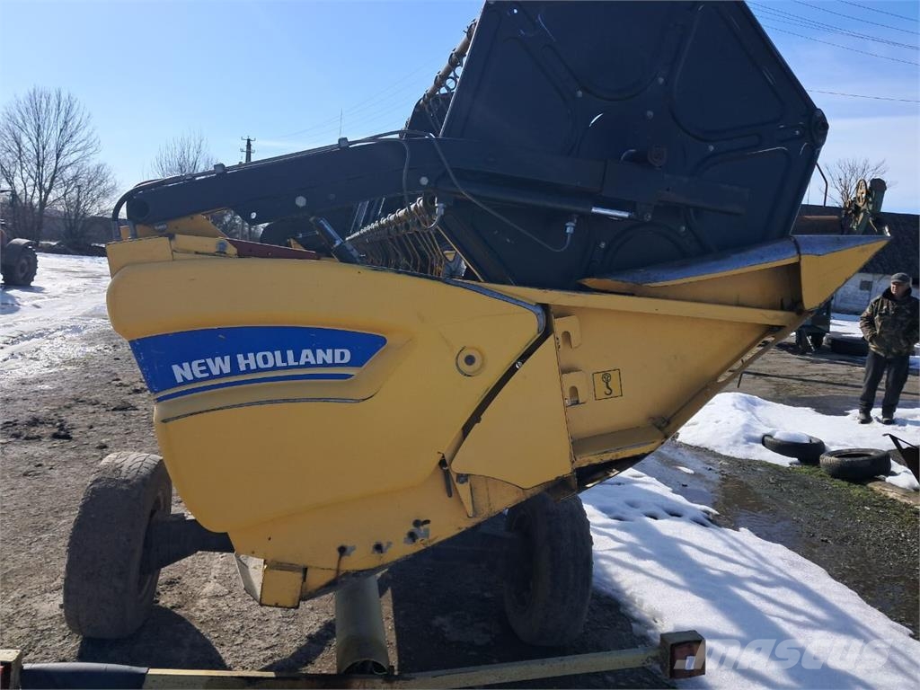 New Holland Комбайн New Holland TC 5080 (2013) 联合收割机