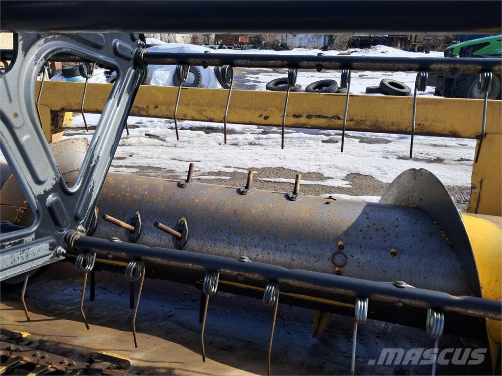 New Holland Комбайн New Holland TC 5080 (2013) 联合收割机