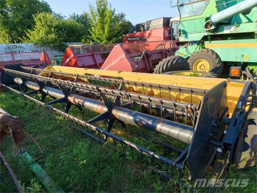 New Holland Комбайн New Holland CS6090 (2007) Kombinované zberacie stroje