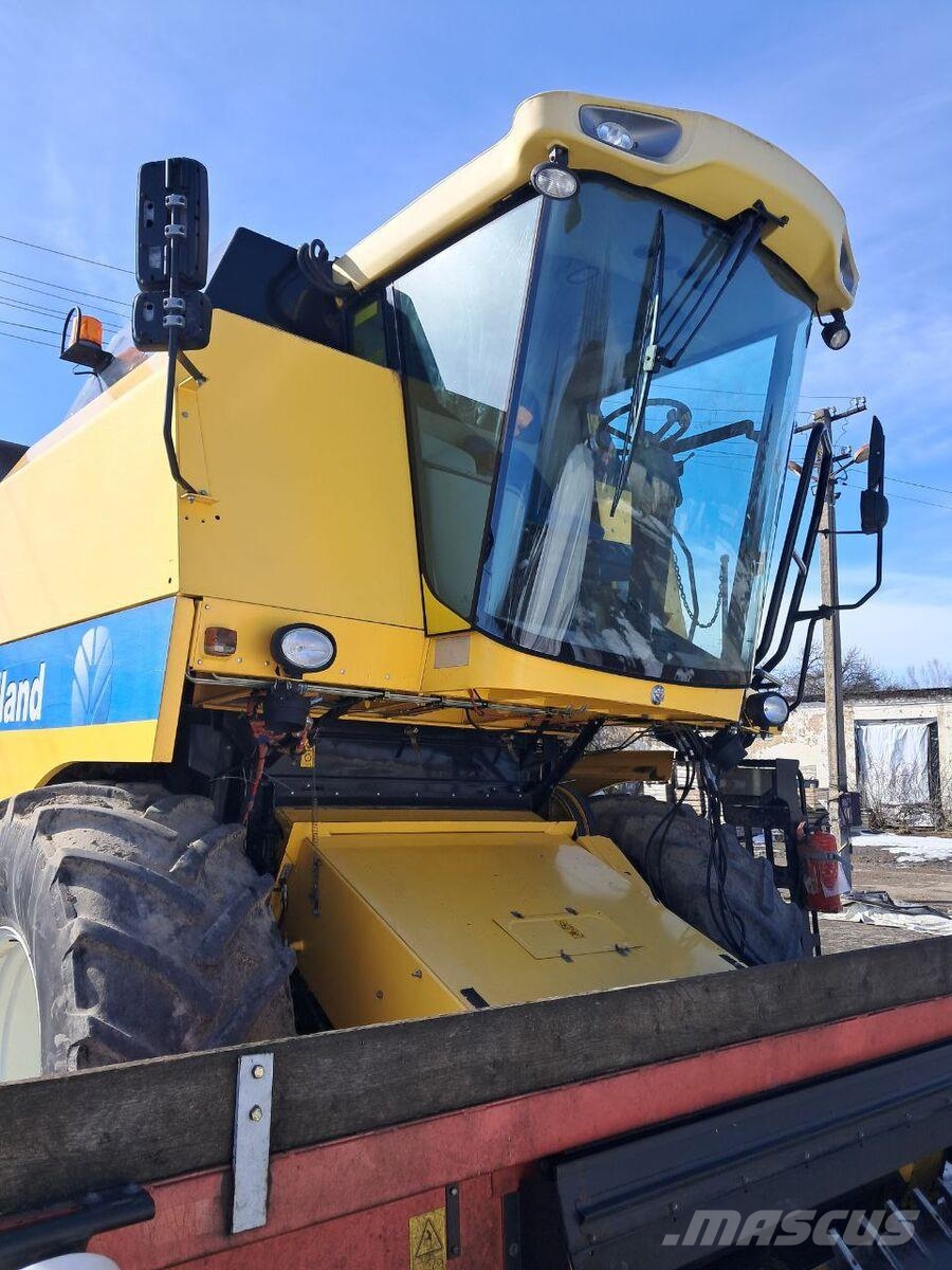 New Holland Комбайн New Holland TC 5080 (2013) 联合收割机