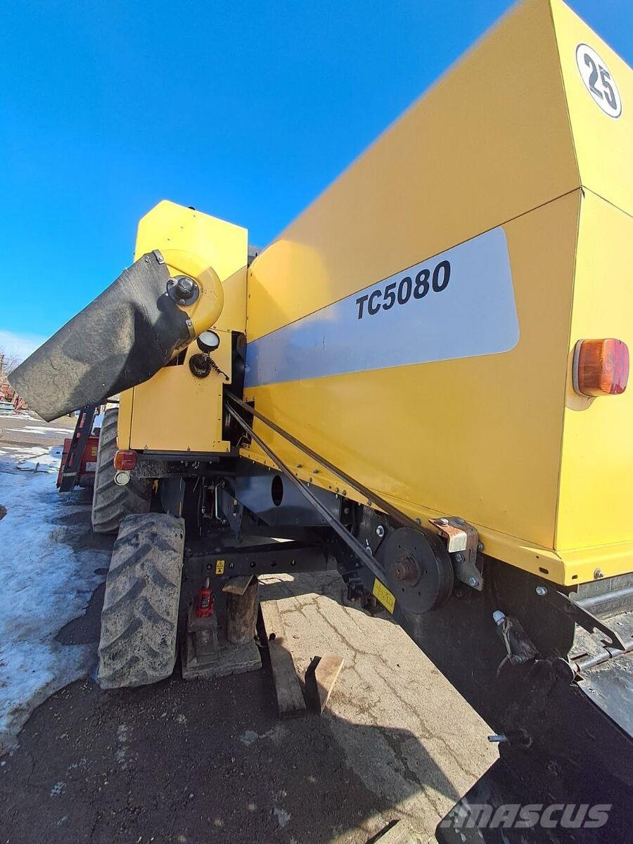 New Holland Комбайн New Holland TC 5080 (2013) 联合收割机