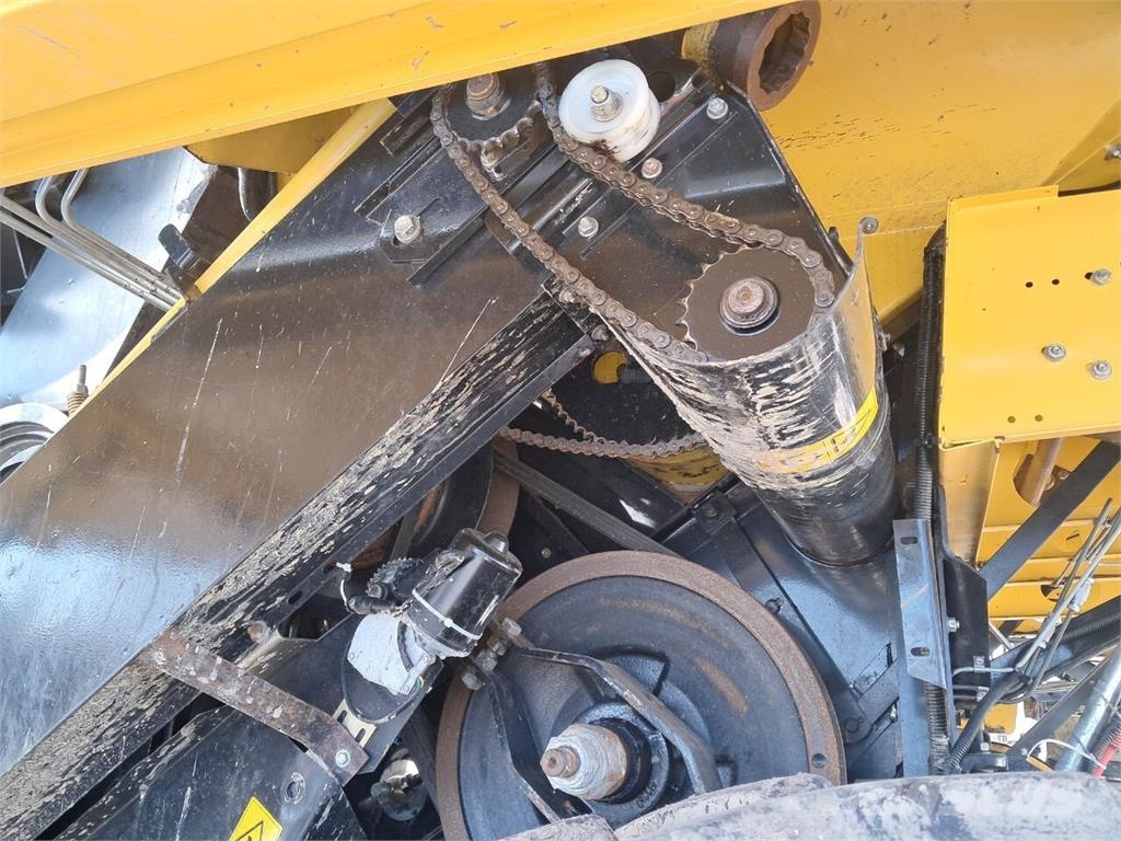 New Holland Комбайн New Holland TC 5080 (2013) 联合收割机