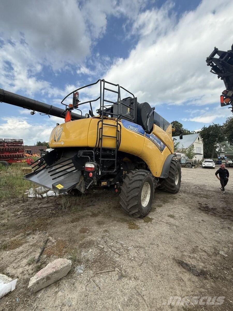 New Holland Комбайн New Holland CR 890 (2021) 联合收割机