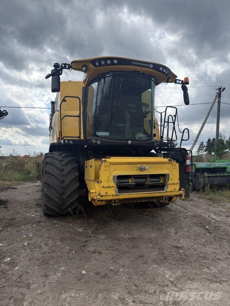 New Holland Комбайн New Holland CR 890 (2021) 联合收割机