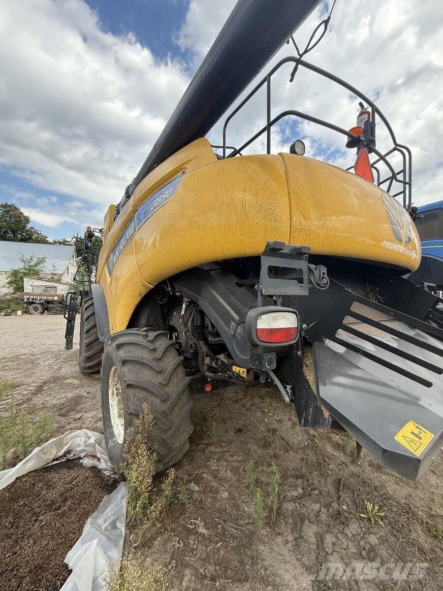 New Holland Комбайн New Holland CR 890 (2021) 联合收割机