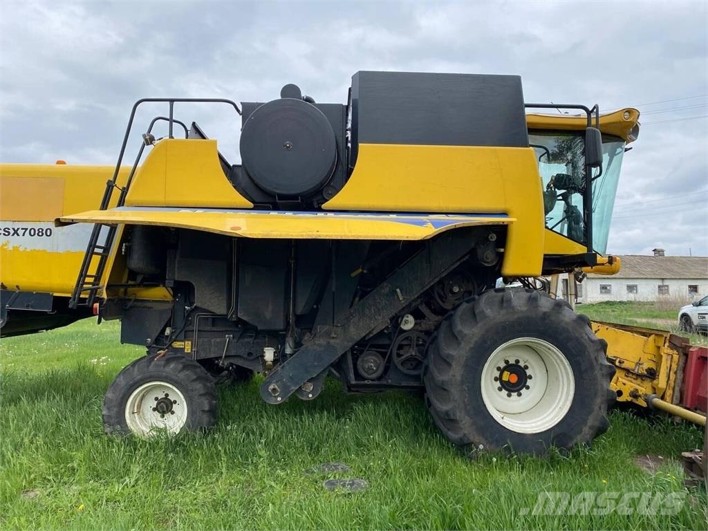 New Holland Комбайн New Holland CSX7080 (2011) 联合收割机