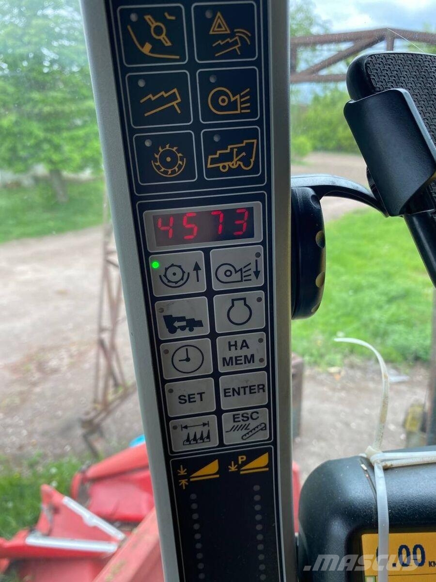 New Holland Комбайн New Holland CSX7080 (2011) 联合收割机