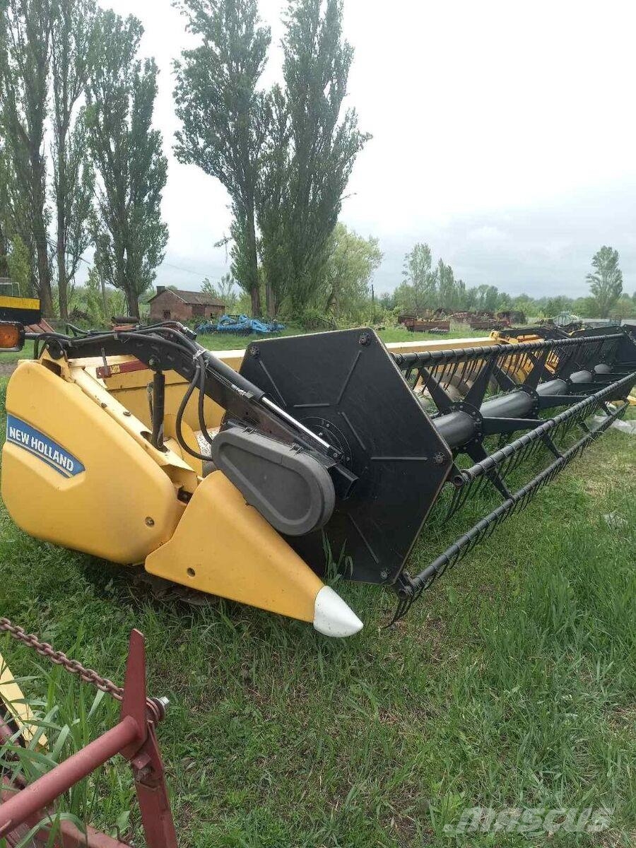 New Holland Комбайн New Holland CX6090 (2016) 联合收割机