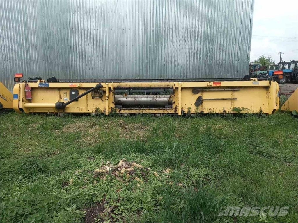 New Holland Комбайн New Holland CX6090 (2016) 联合收割机