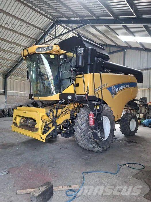 New Holland Комбайн New Holland CX6090 (2014) 联合收割机