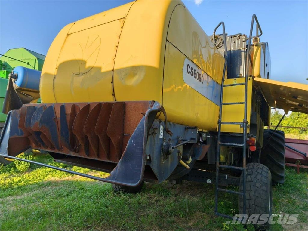 New Holland Комбайн New Holland CS6090 (2007) Kombinované zberacie stroje