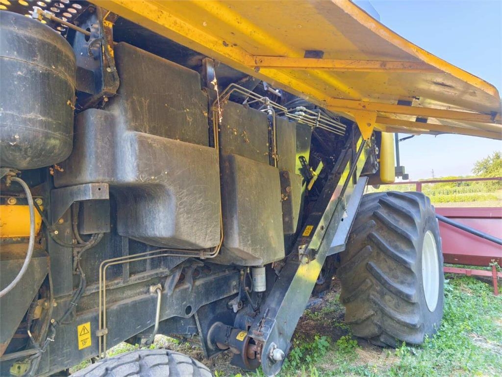 New Holland Комбайн New Holland CS6090 (2007) Kombinované zberacie stroje