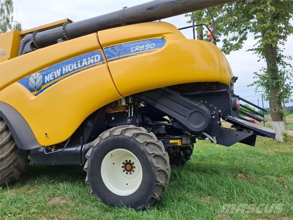 New Holland Комбайн New Holland CR8.90 (2021) Kombinované zberacie stroje