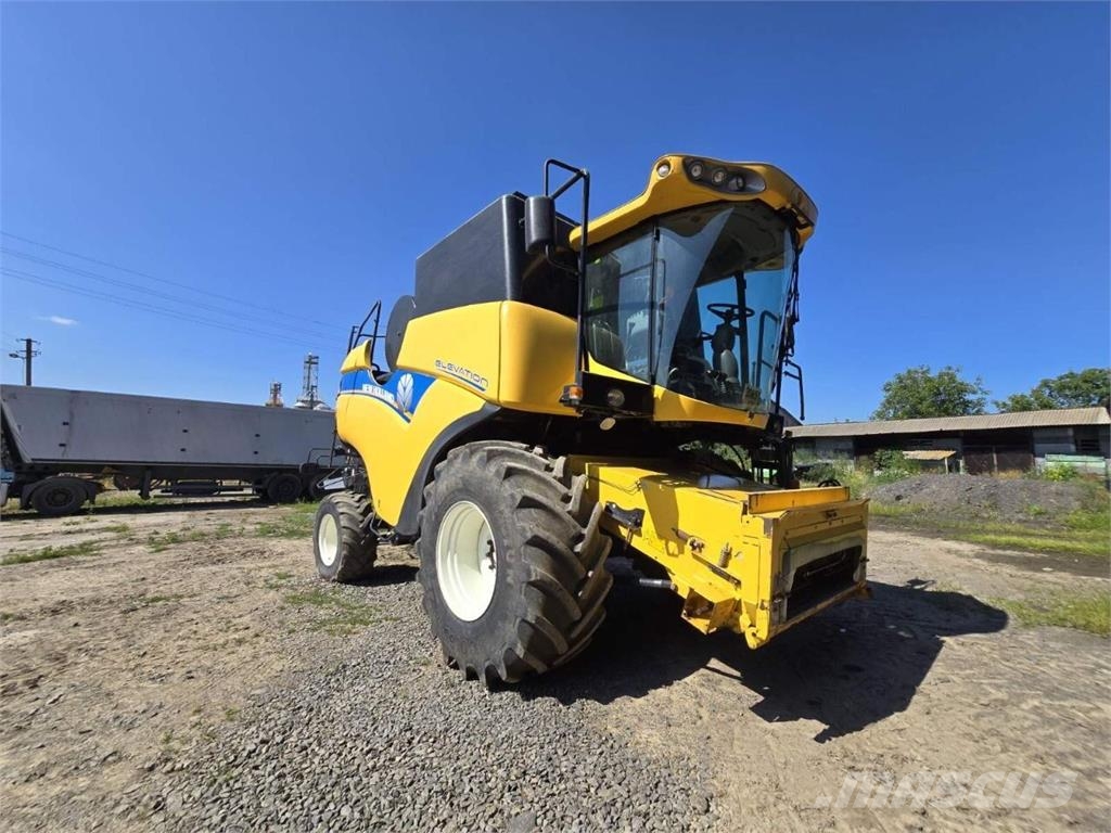New Holland Комбайн New Holland CX6090 (2016) Kombinované zberacie stroje