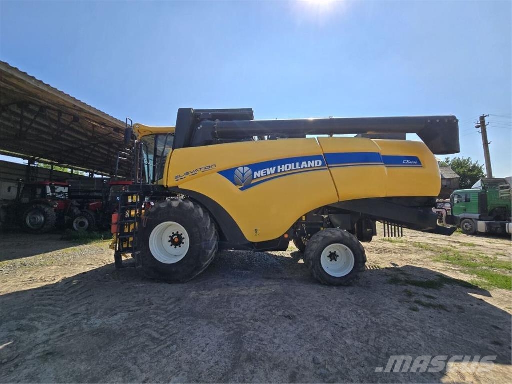 New Holland Комбайн New Holland CX6090 (2016) Kombinované zberacie stroje