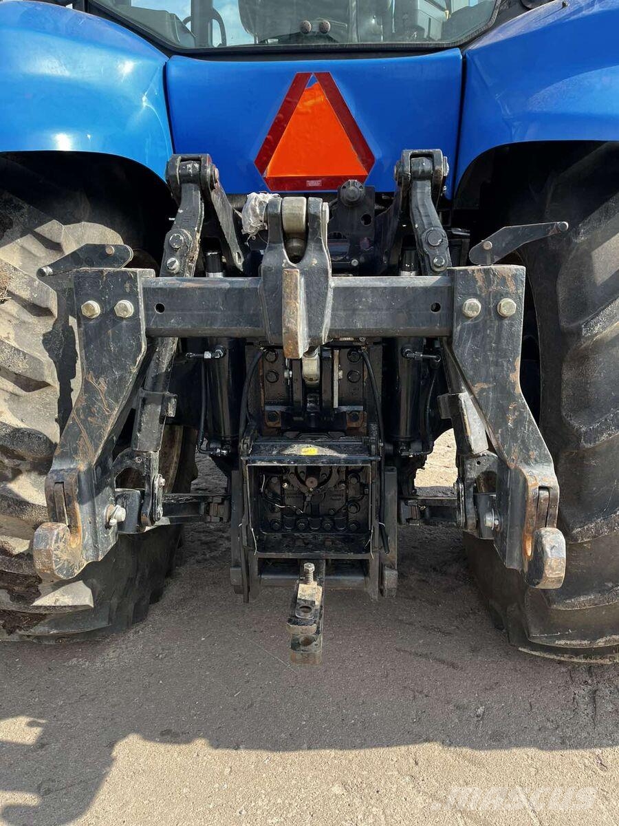 New Holland Трактор New Holland T8040 (2008) Tractoren