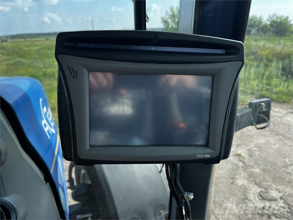 New Holland Трактор New Holland T8040 (2008) Tractoren