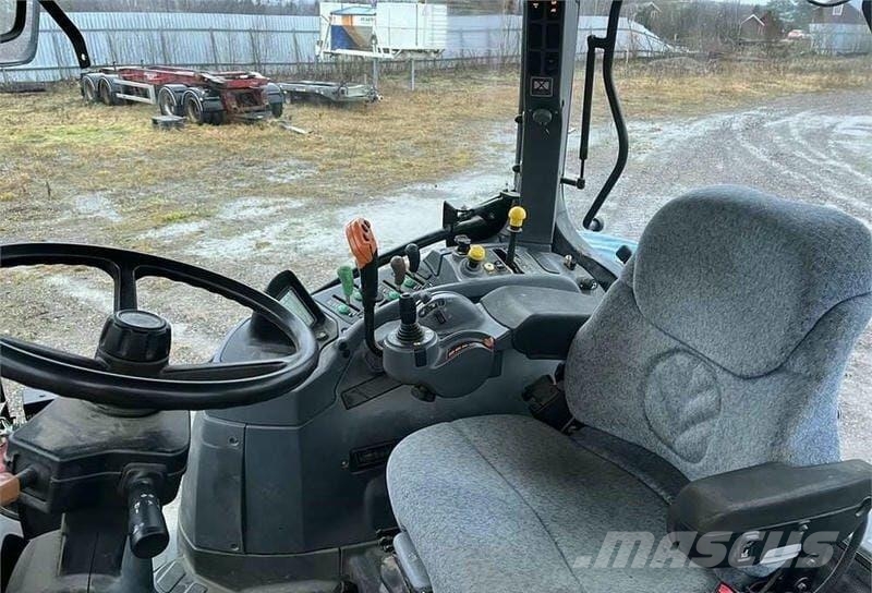 New Holland Трактор New Holland T7060 (2008) Tractoren