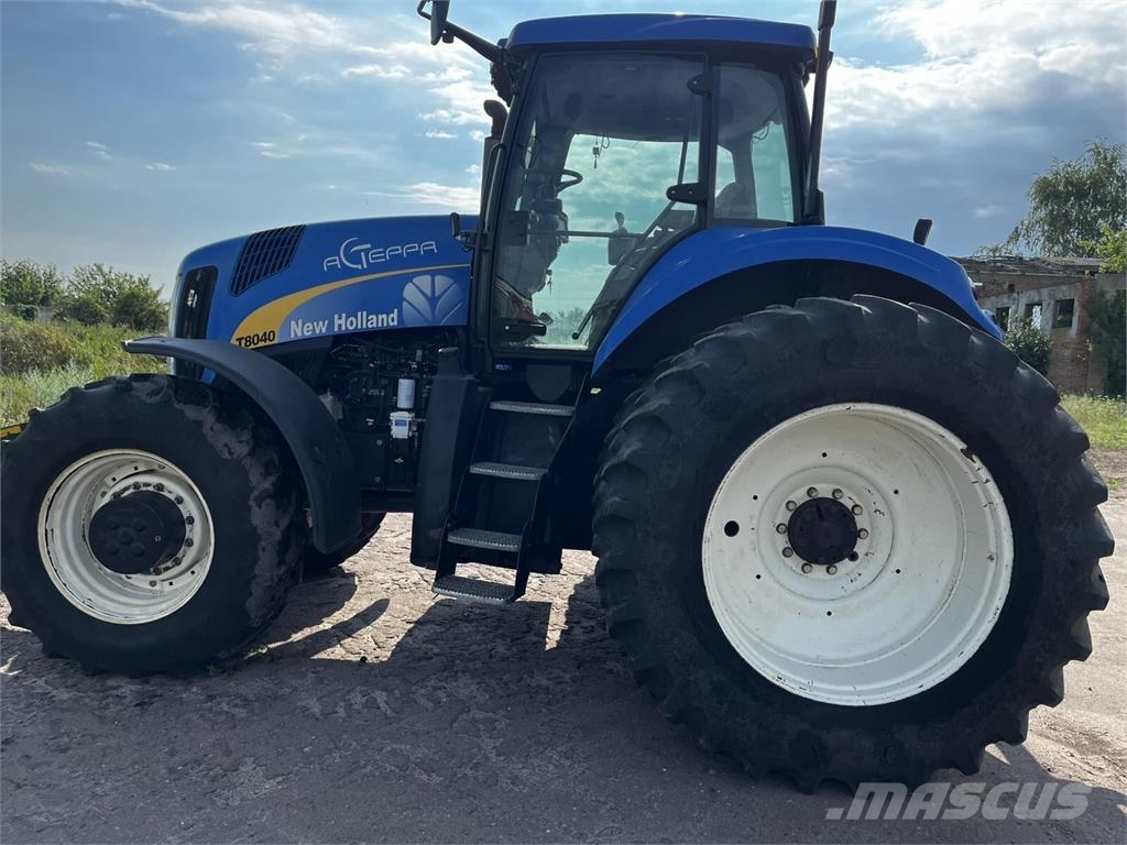 New Holland Трактор New Holland T8040 (2008) Tractoren