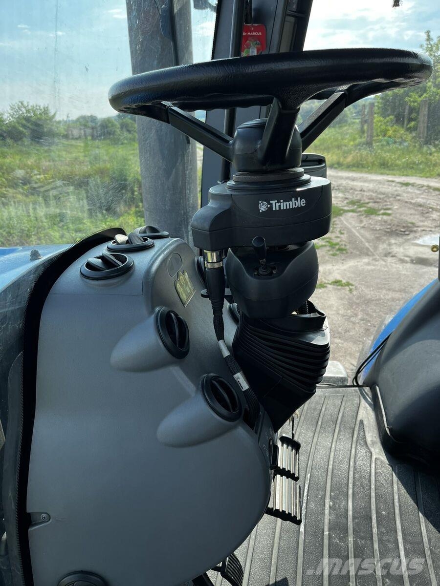 New Holland Трактор New Holland T8040 (2008) Tractoren