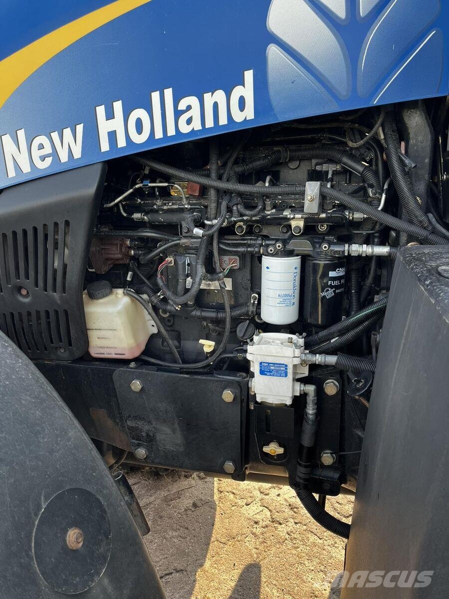 New Holland Трактор New Holland T8040 (2008) Tractoren