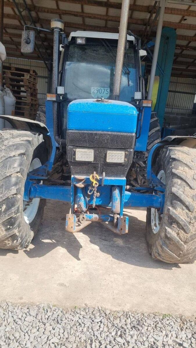 New Holland Трактор New Holland Ford 8340 (1995) Tractoren