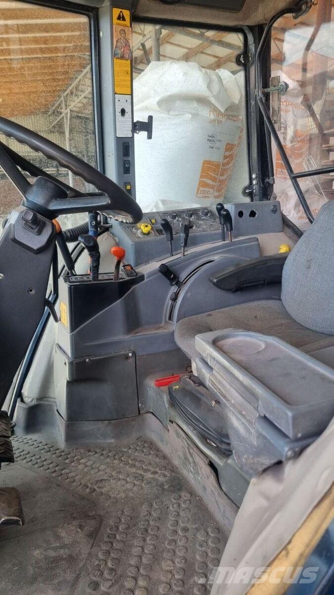 New Holland Трактор New Holland Ford 8340 (1995) Tractoren