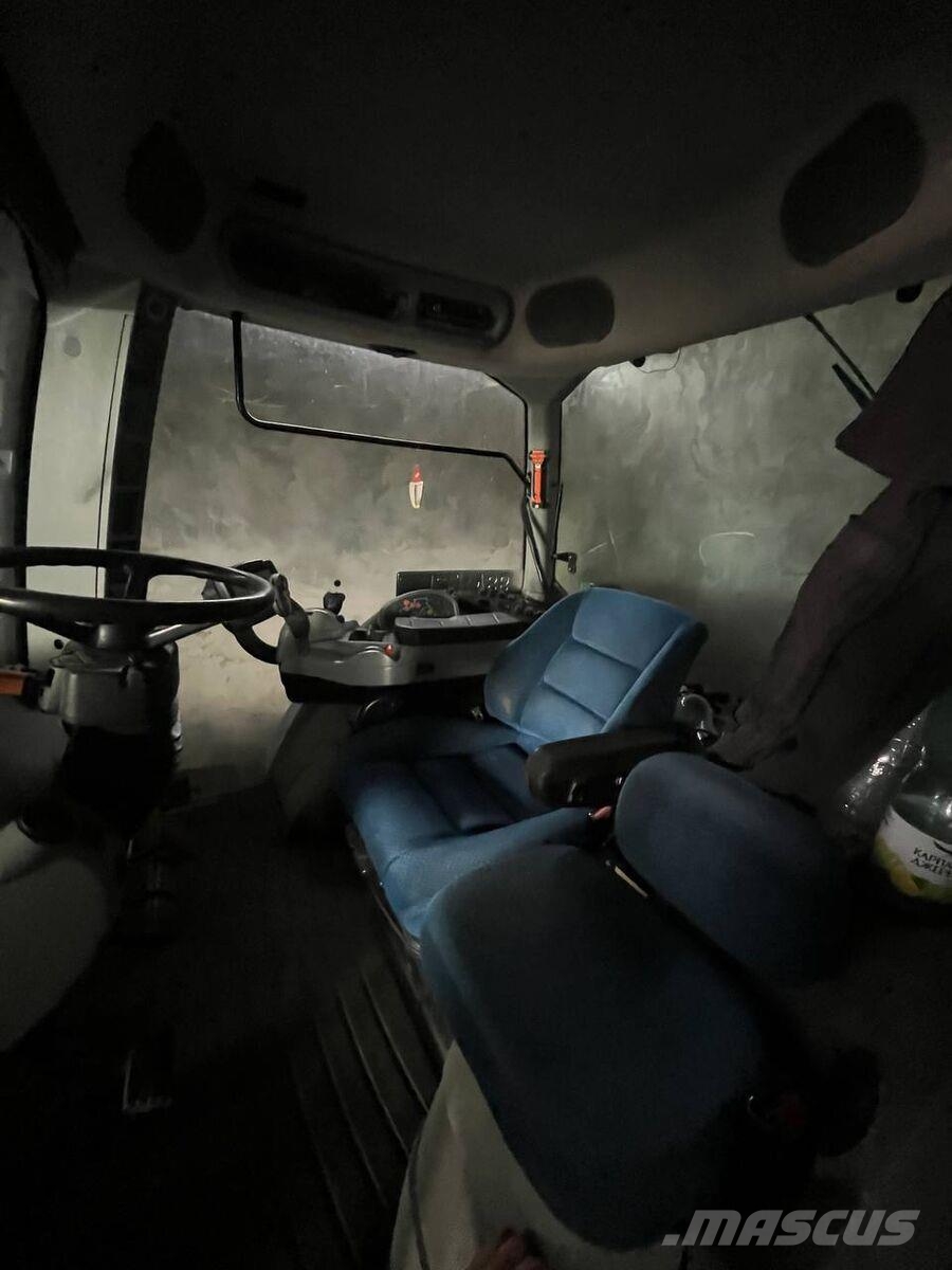 New Holland Трактор New Holland T8.360 (2013) Tractoren