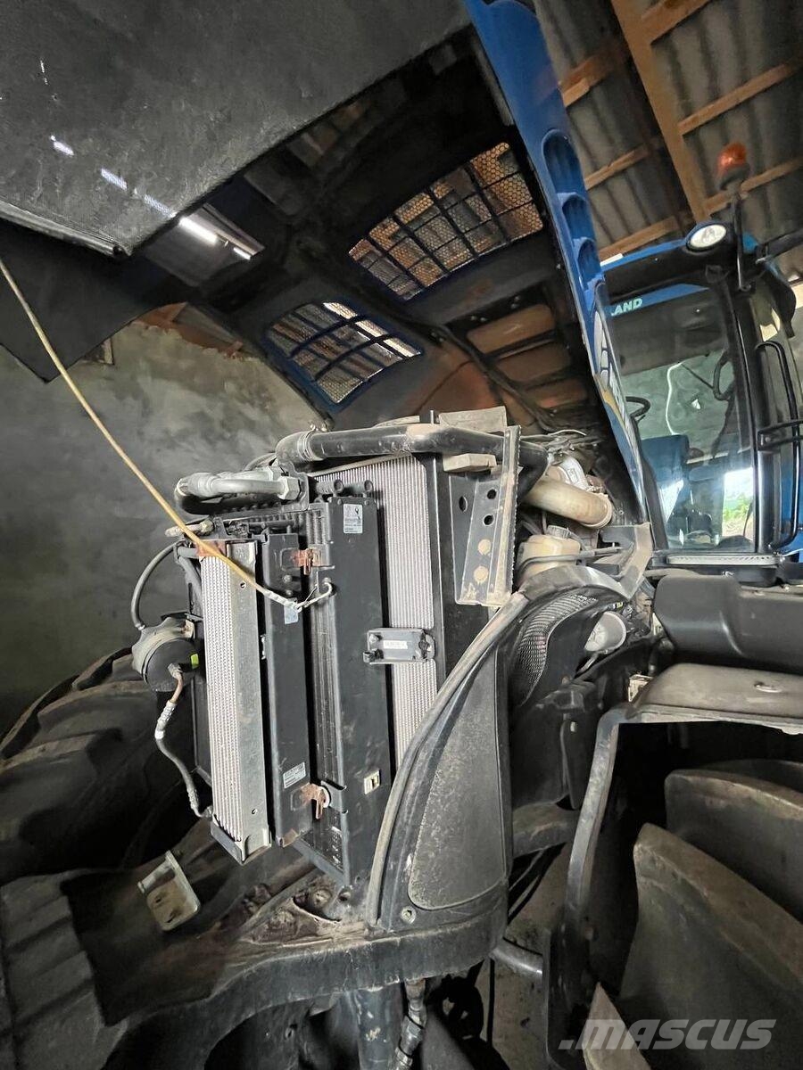 New Holland Трактор New Holland T8.360 (2013) Tractoren