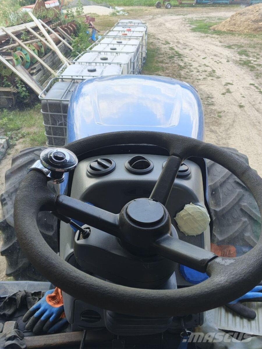 New Holland Трактор New Holland T8040 (2007) Трактори