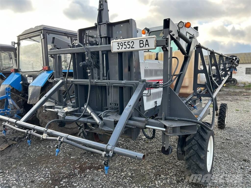 SpraCoupe Обприскувач Spra-Coupe 223 (1992) Samohodne prskalice
