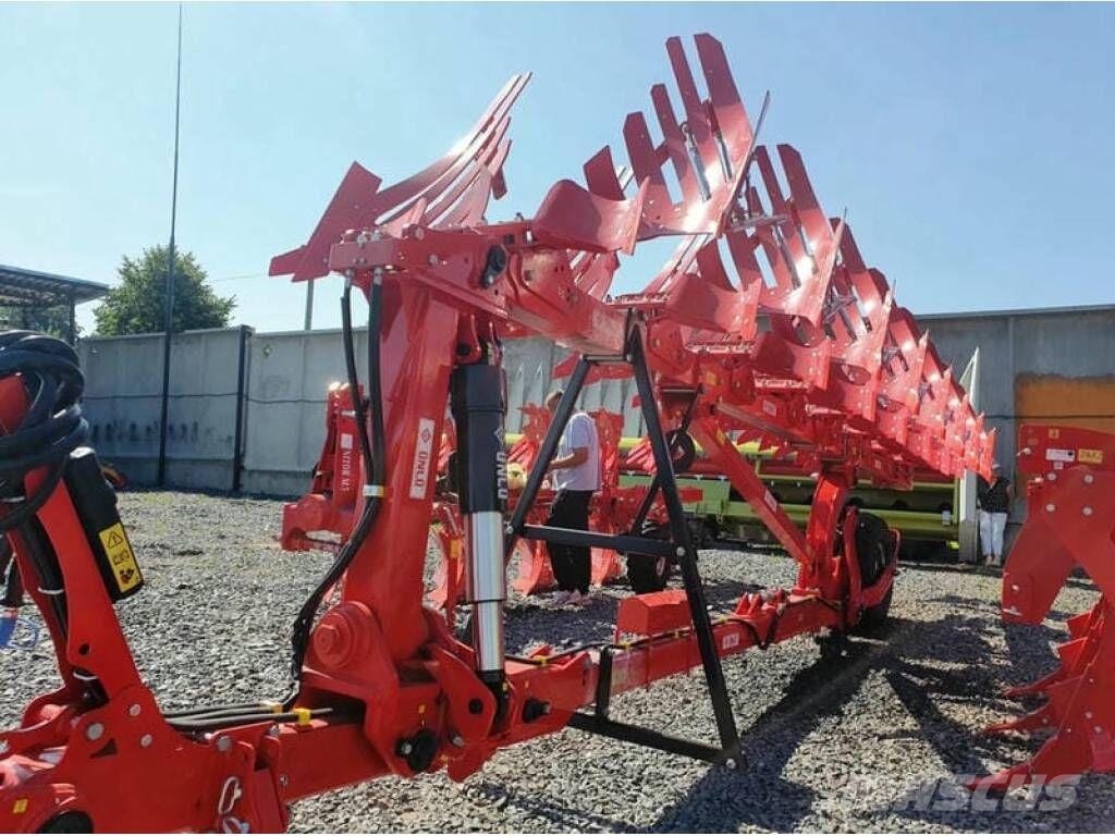Ünlü Clasa 7+1 Reversible ploughs