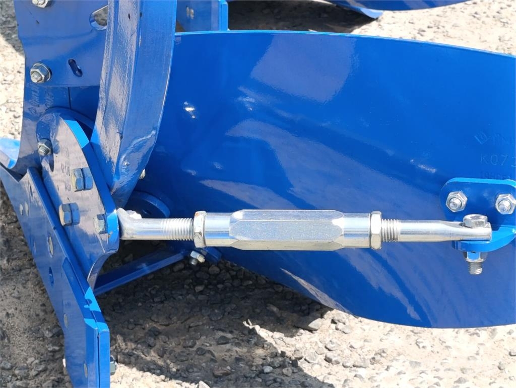 Ünlü Плуг ексцентричний UNLU 3 КОРПУСА 16” суцільн Reversible ploughs
