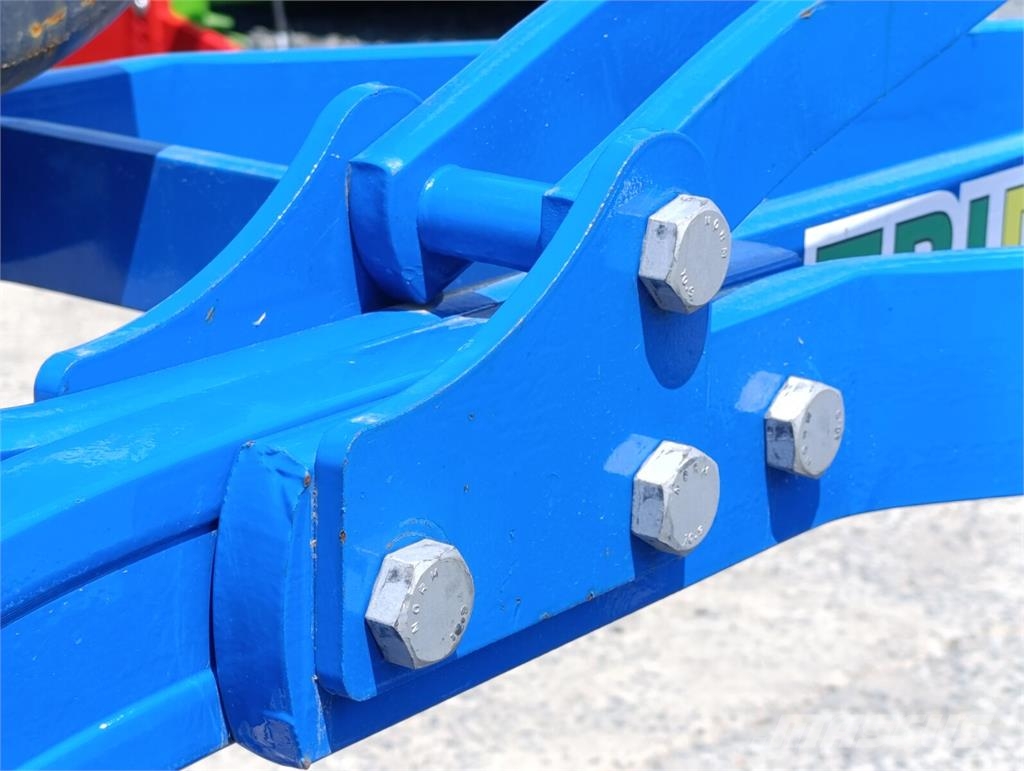 Ünlü Плуг ексцентричний UNLU 3 КОРПУСА 16” суцільн Reversible ploughs
