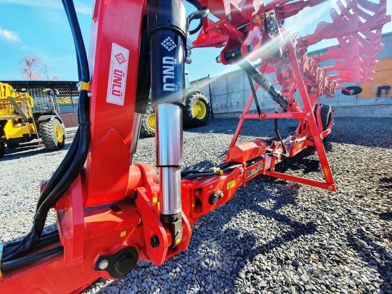 Ünlü Плуг механічний оборотний напівпричіпний Unlu Reversible ploughs