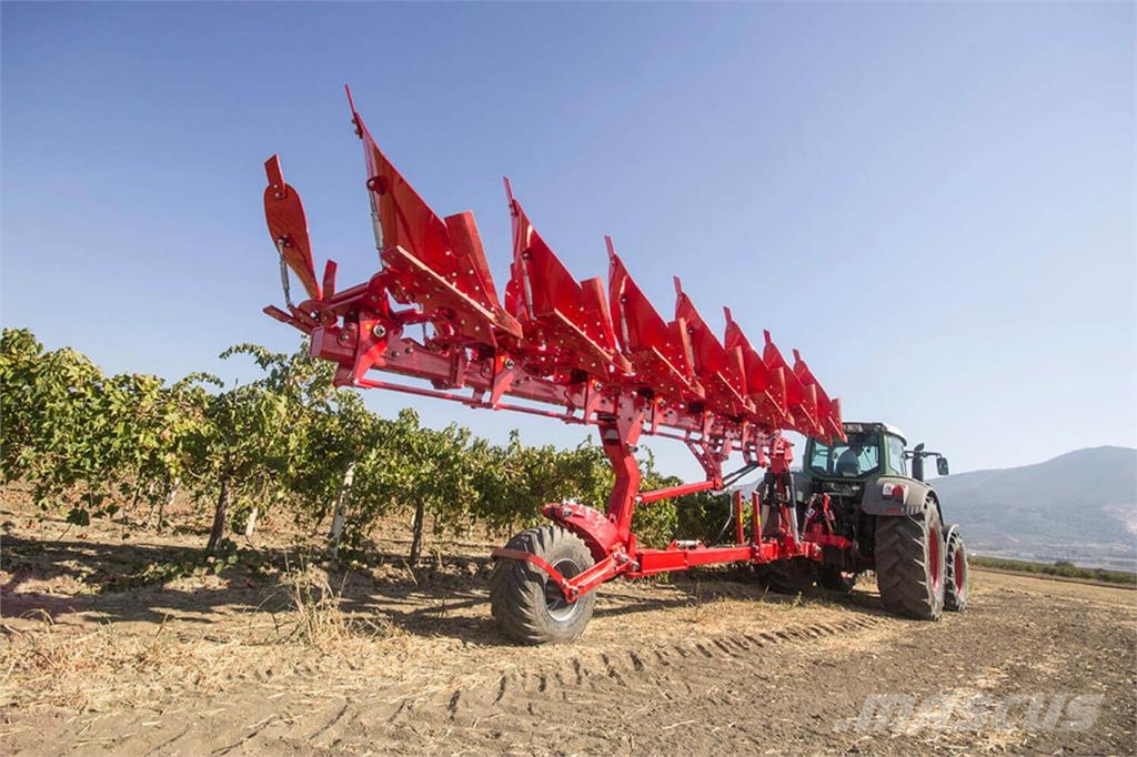 Ünlü Плуг оборотний гідравлічний напівпричіпний Un Reversible ploughs
