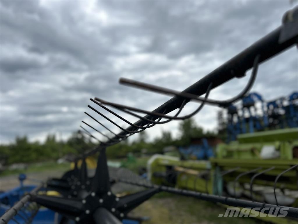 Жниварка валкова Бердянський ЖВП-4.9У (2011) Жатки