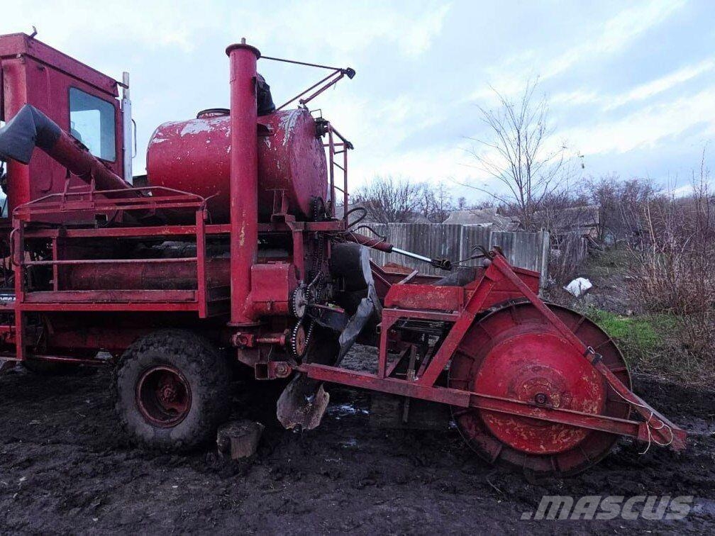  Самохідний гарбузозбиральний комбайн 57 Sonstige Erntemaschinen